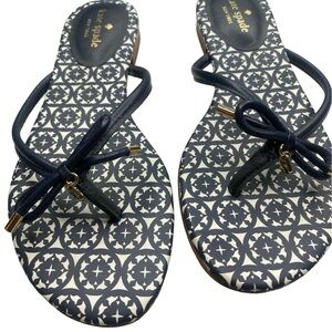 Kate Spade  White and  Navy Mystic Bow Flat Sandals Size 8.5 great condition!
